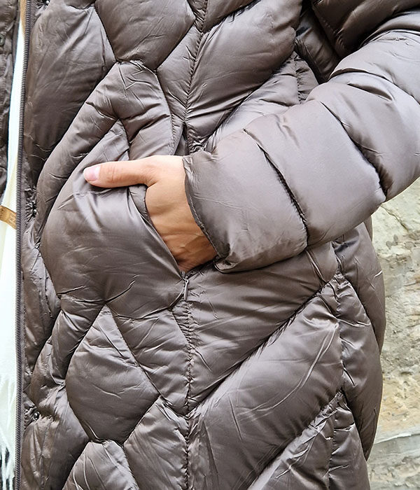 Sieviešu siltā virsjaka ar kapuci 