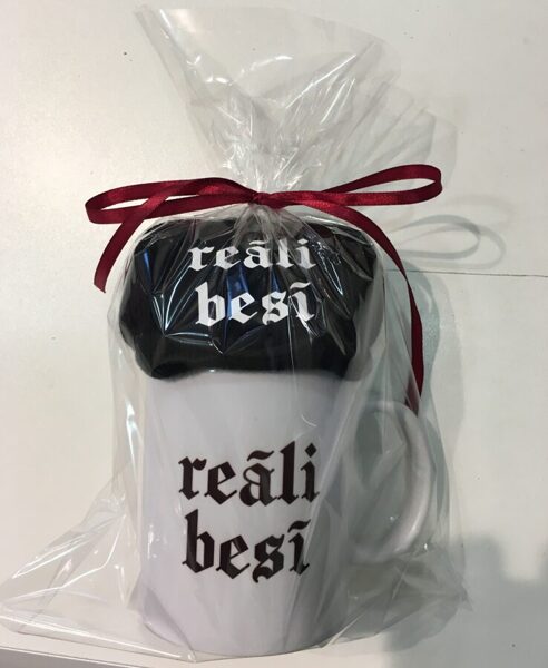 Dāvanu komplekts "Reāli besī"