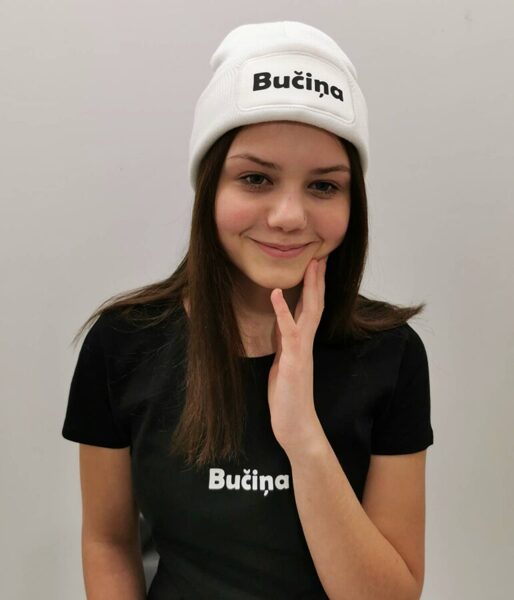 Cepure ar uzrakstu "Bučiņa"