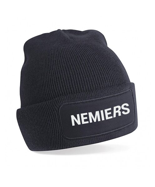 Ziemas cepure ar tumsā atstarojošu uzrakstu "Nemiers"