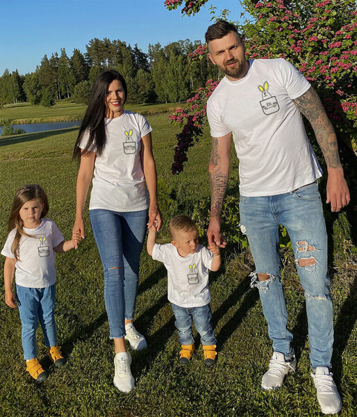 Lieldienu T-kreklu komplekts "Zaķu ģimene"